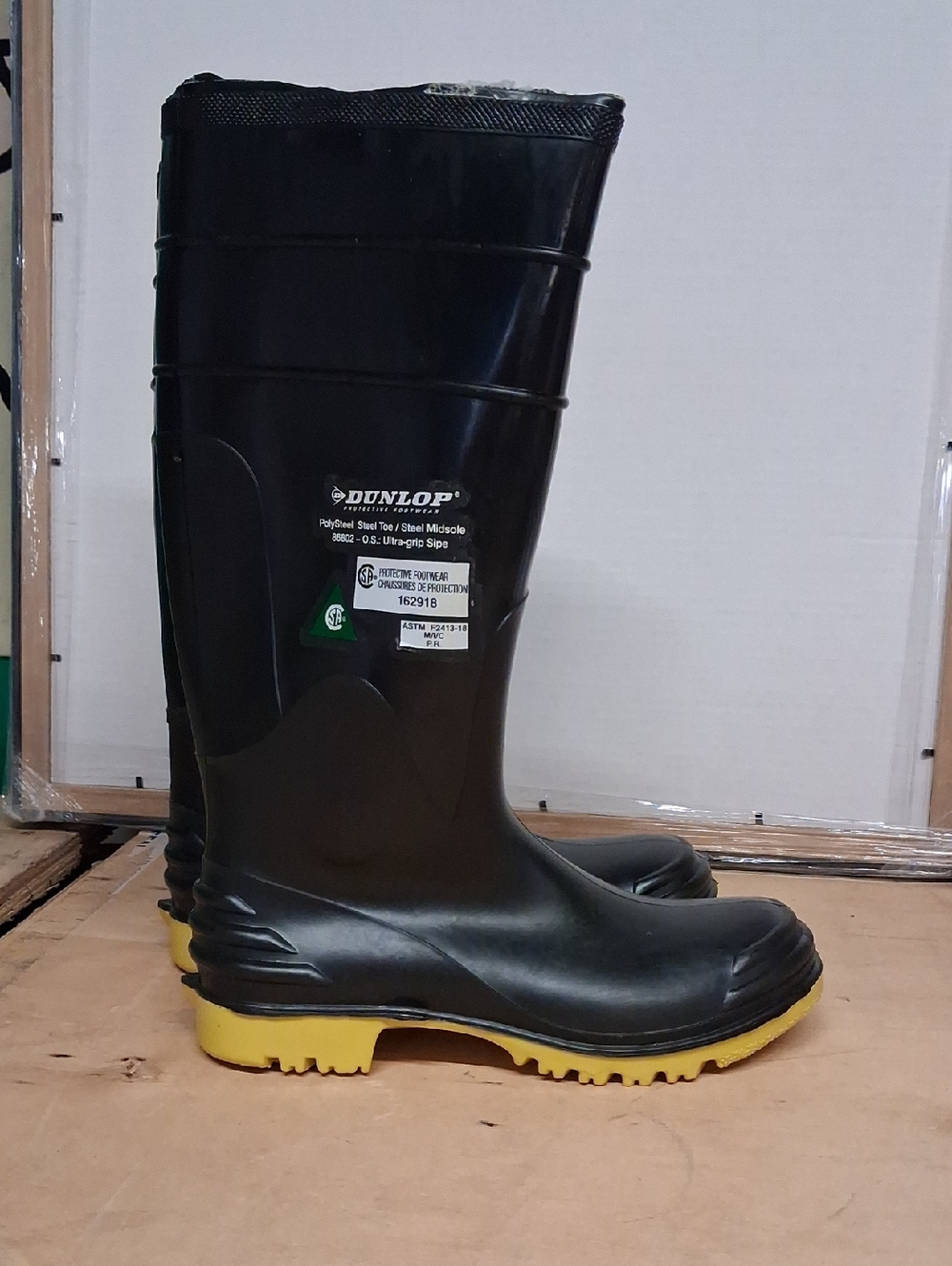 NWT Mens Dunlop Steel Toe 16"H Knee Boots,Polyblend Upper